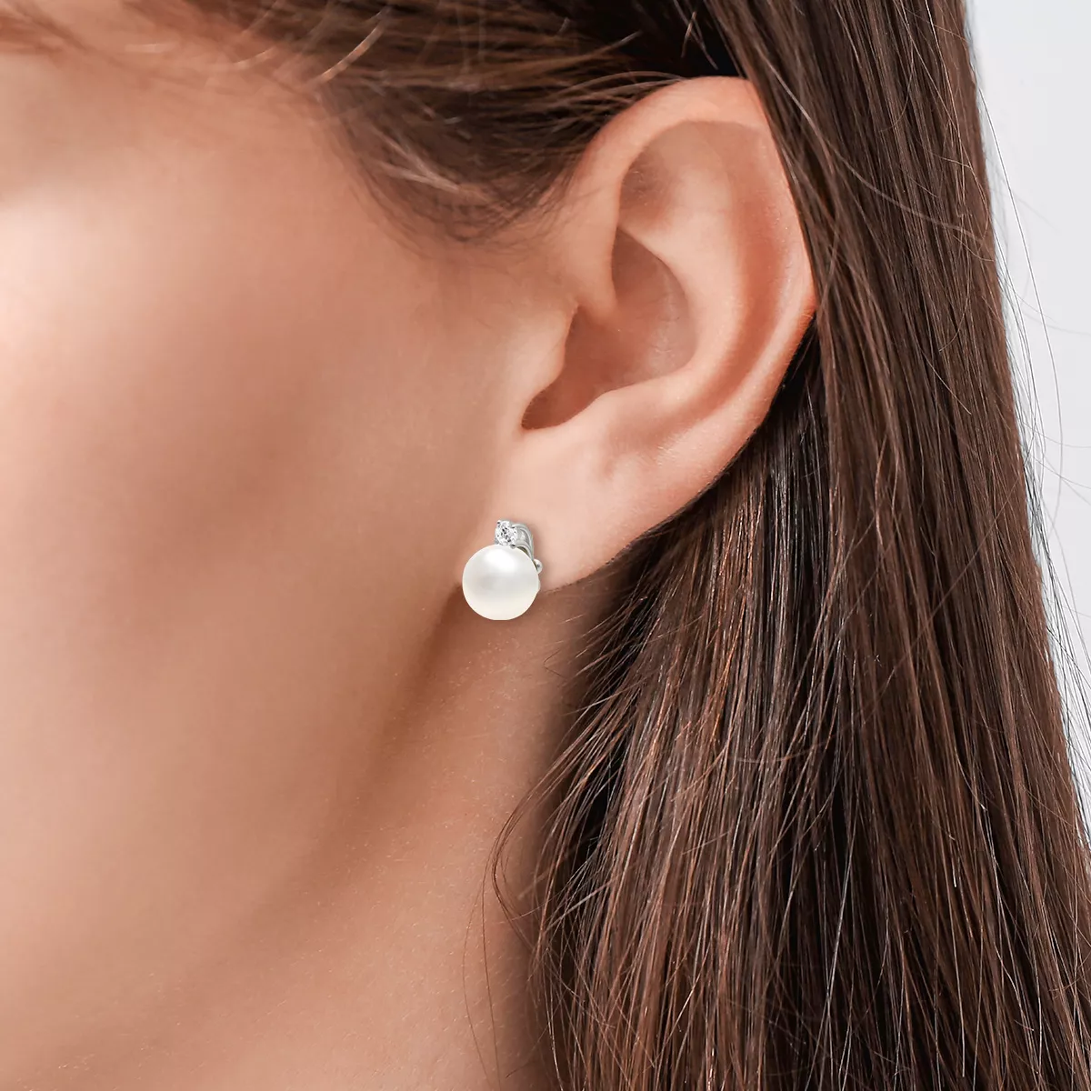 Briju Kolczyki perły z brylantami białe złoto 0,078 ct 585 sztyft (B0783-106) 